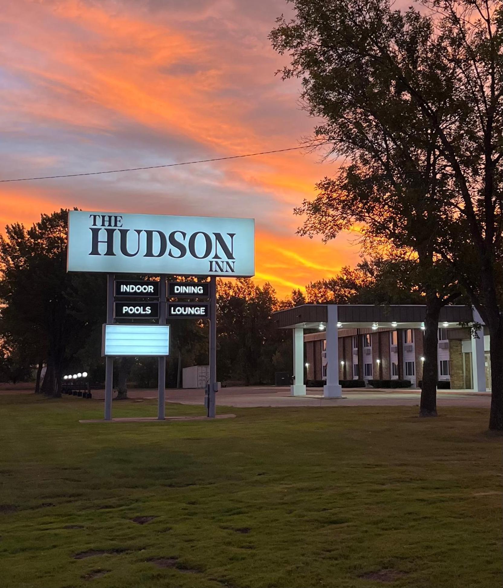 The Hudson Inn Morris المظهر الخارجي الصورة